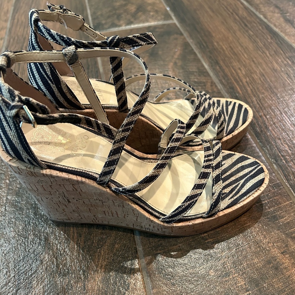 Vince Camuto platform animal print wedge sandal. Size 10.